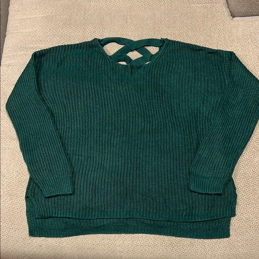 Charlotte Russe Green V-Neck Sweater with Chunky Knit and Long Sleeves